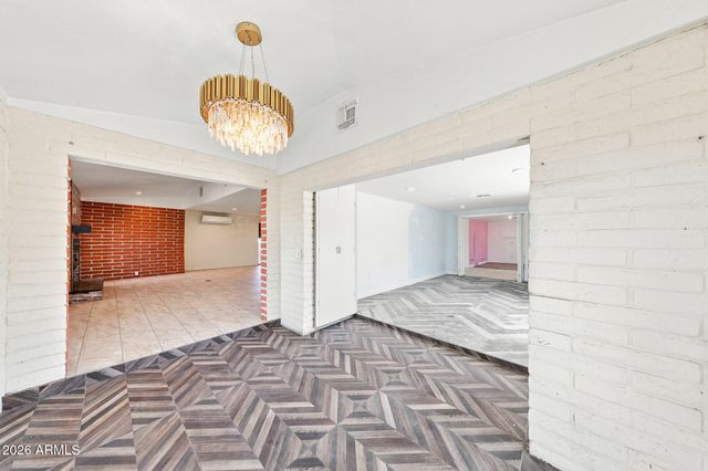 2922 E KINGS Avenue, Phoenix, AZ 85032