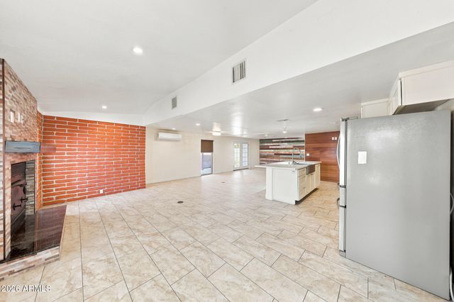 2922 E KINGS Avenue, Phoenix, AZ 85032