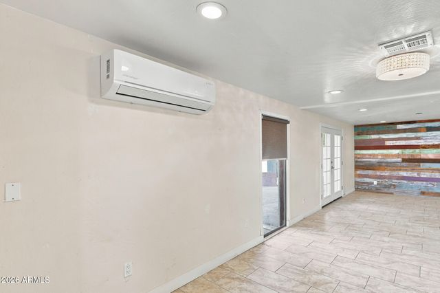 2922 E KINGS Avenue, Phoenix, AZ 85032