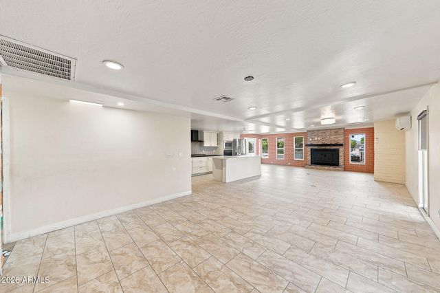 2922 E KINGS Avenue, Phoenix, AZ 85032