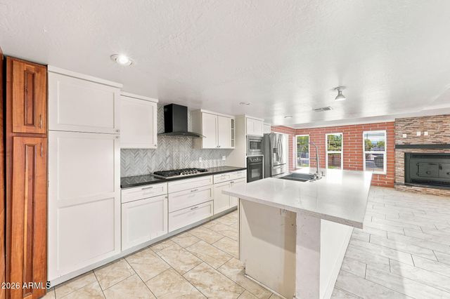 2922 E KINGS Avenue, Phoenix, AZ 85032