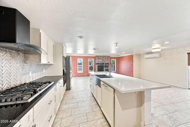2922 E KINGS Avenue, Phoenix, AZ 85032