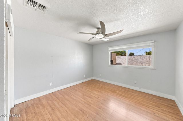 2922 E KINGS Avenue, Phoenix, AZ 85032