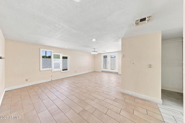 2922 E KINGS Avenue, Phoenix, AZ 85032