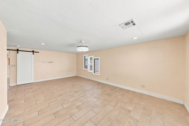 2922 E KINGS Avenue, Phoenix, AZ 85032