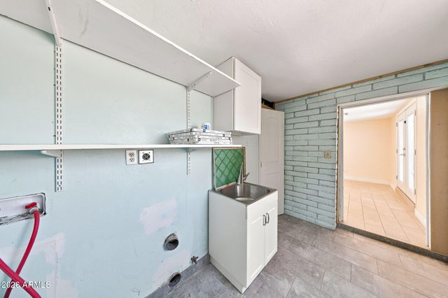 2922 E KINGS Avenue, Phoenix, AZ 85032