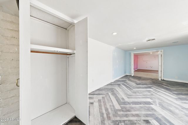 2922 E KINGS Avenue, Phoenix, AZ 85032