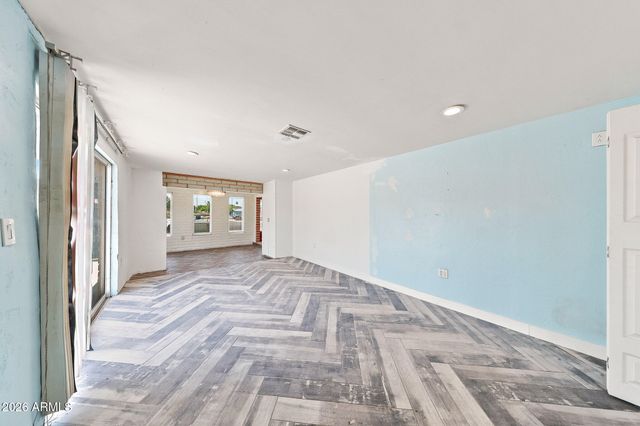 2922 E KINGS Avenue, Phoenix, AZ 85032