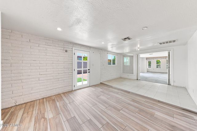 2922 E KINGS Avenue, Phoenix, AZ 85032