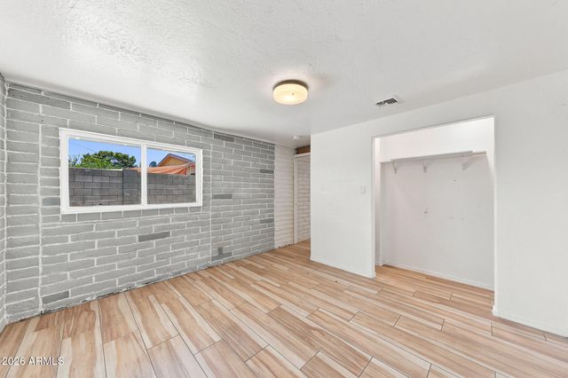 2922 E KINGS Avenue, Phoenix, AZ 85032