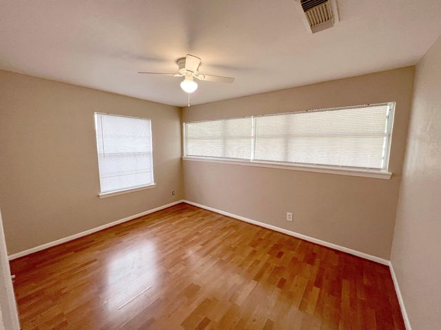 2703 Thomas Avenue, Pasadena, TX 77506