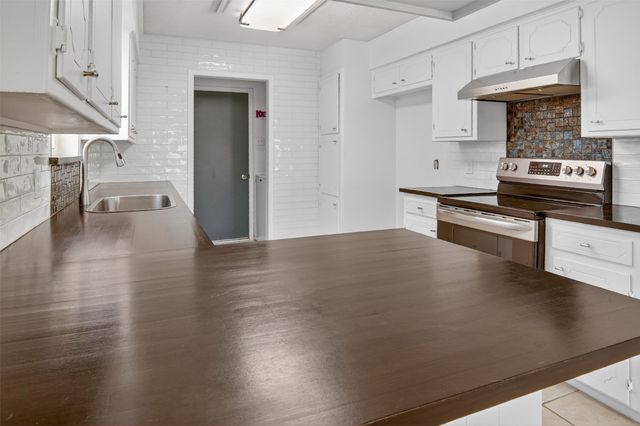 7405 Meadowdale Drive, Watauga, TX 76148