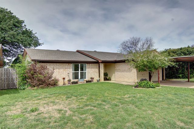 7405 Meadowdale Drive, Watauga, TX 76148