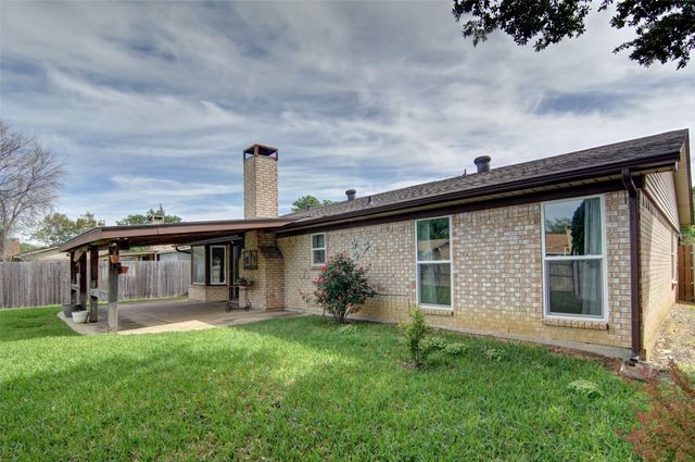 7405 Meadowdale Drive, Watauga, TX 76148