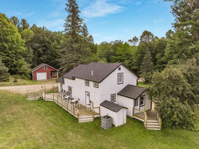 12558 W Twin Lake Road, Round Lake Twp, WI 54843