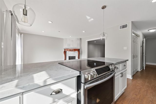 6351 Briar Rose Drive 149, Houston, TX 77057