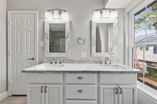 6351 Briar Rose Drive 149, Houston, TX 77057