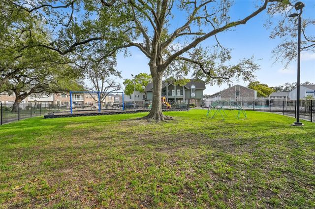 6351 Briar Rose Drive 149, Houston, TX 77057