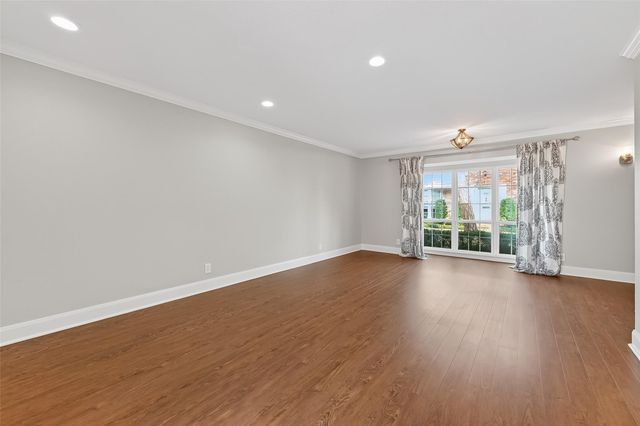 6351 Briar Rose Drive 149, Houston, TX 77057