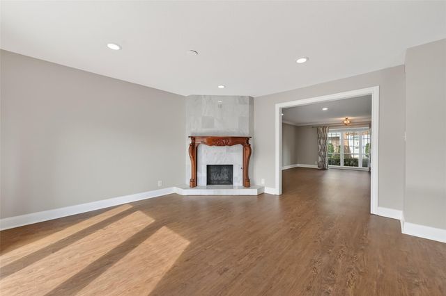 6351 Briar Rose Drive 149, Houston, TX 77057