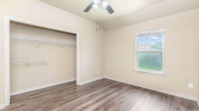 15606 Fox Ln, Selma, TX 78154
