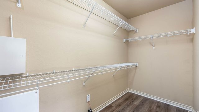 15606 Fox Ln, Selma, TX 78154
