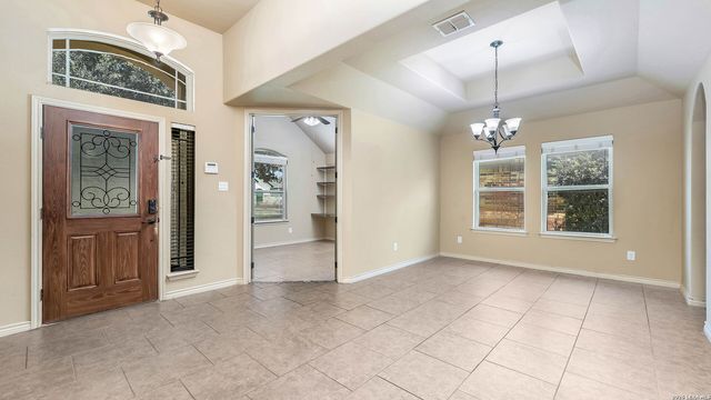 15606 Fox Ln, Selma, TX 78154