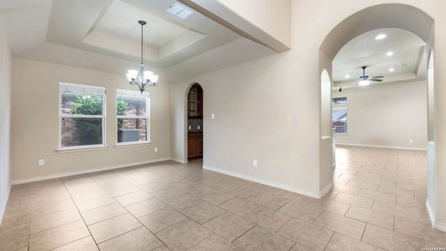 15606 Fox Ln, Selma, TX 78154