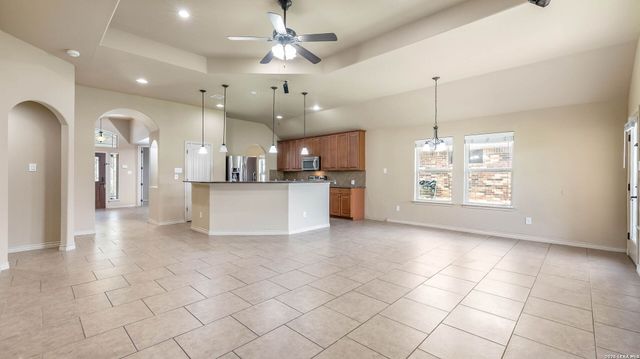 15606 Fox Ln, Selma, TX 78154