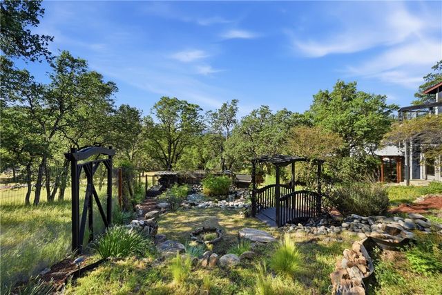 19345 Moon Ridge, Hidden Valley Lake, CA 95467