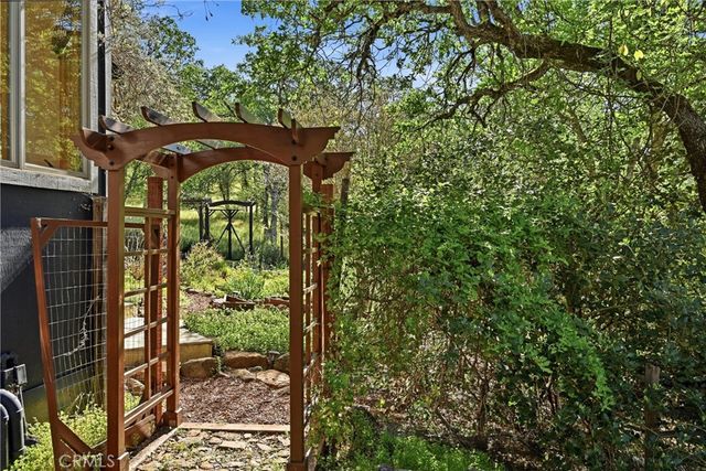 19345 Moon Ridge, Hidden Valley Lake, CA 95467