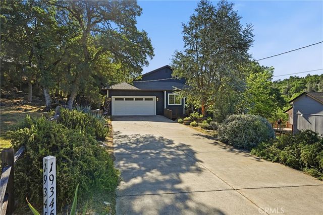 19345 Moon Ridge, Hidden Valley Lake, CA 95467