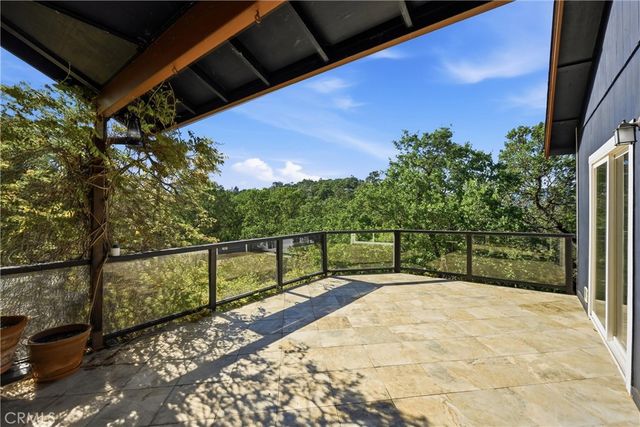 19345 Moon Ridge, Hidden Valley Lake, CA 95467