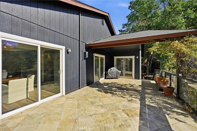 19345 Moon Ridge, Hidden Valley Lake, CA 95467