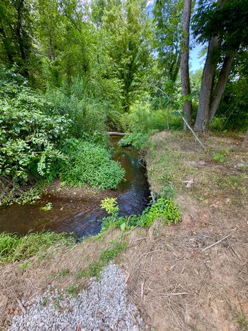 7120 N 127 Highway, Albany, KY 42602