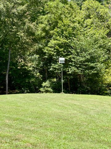 7120 N 127 Highway, Albany, KY 42602