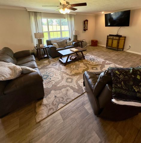 7120 N 127 Highway, Albany, KY 42602