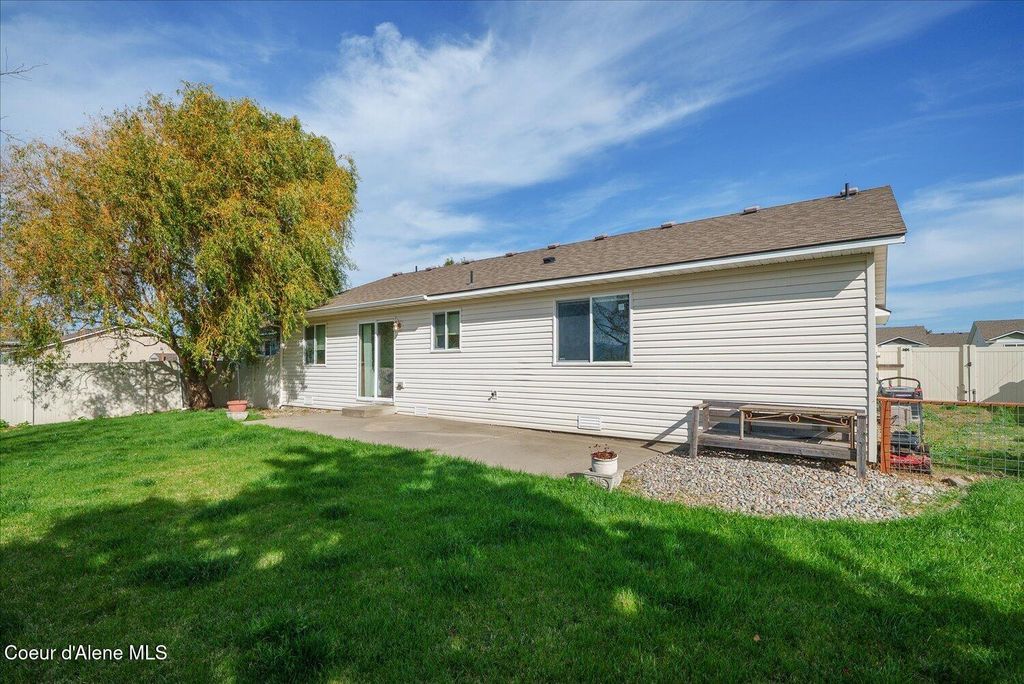 13276 N Reward Loop, Post Falls, ID 83854 photo 3