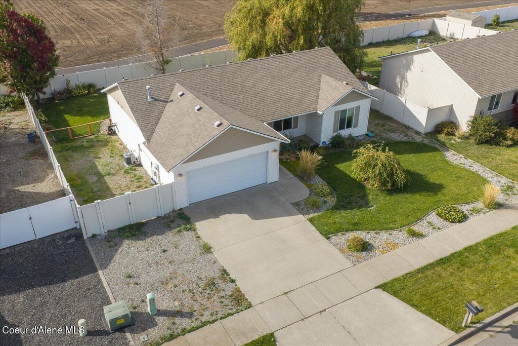 13276 N Reward Loop, Post Falls, ID 83854 photo 4