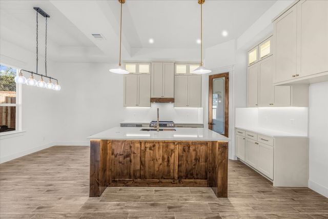 2901 KAW Avenue, Fort Worth, TX 76114