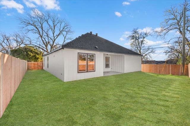 2901 KAW Avenue, Fort Worth, TX 76114