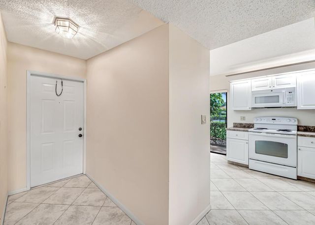 10851 Palm Lake Avenue 101, Boynton Beach, FL 33437
