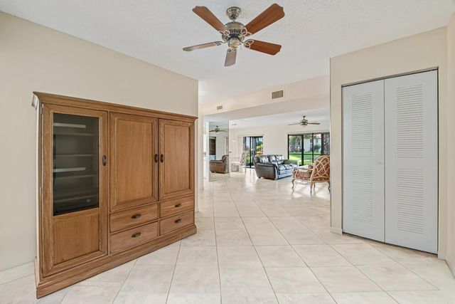 10851 Palm Lake Avenue 101, Boynton Beach, FL 33437