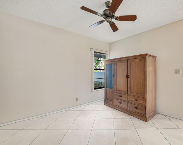 10851 Palm Lake Avenue 101, Boynton Beach, FL 33437