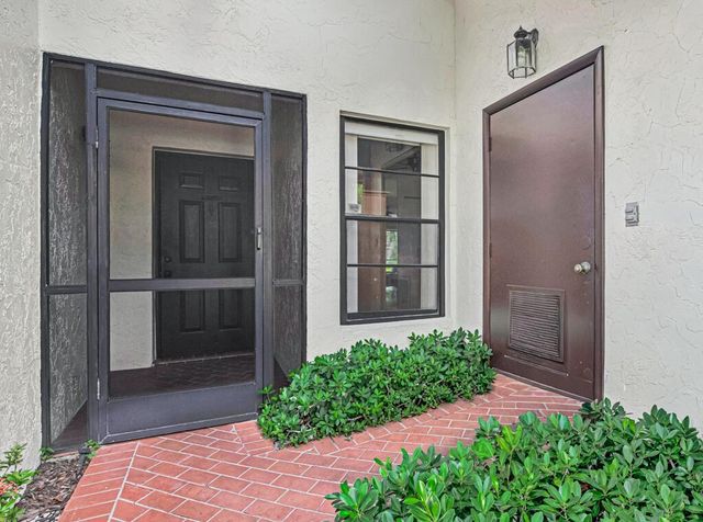 10851 Palm Lake Avenue 101, Boynton Beach, FL 33437