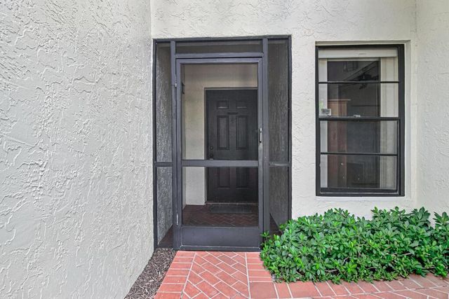 10851 Palm Lake Avenue 101, Boynton Beach, FL 33437