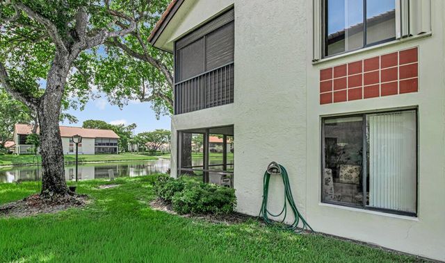 10851 Palm Lake Avenue 101, Boynton Beach, FL 33437