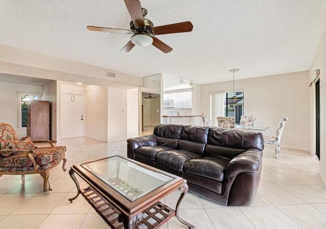 10851 Palm Lake Avenue 101, Boynton Beach, FL 33437