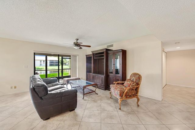 10851 Palm Lake Avenue 101, Boynton Beach, FL 33437