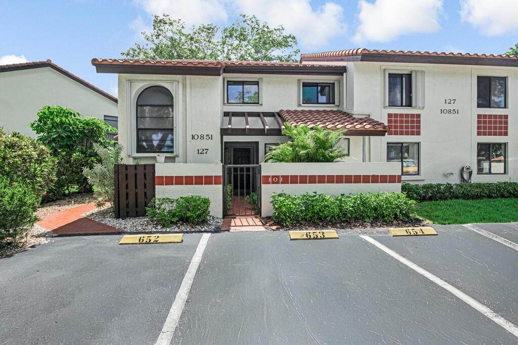 10851 Palm Lake Avenue 101, Boynton Beach, FL 33437